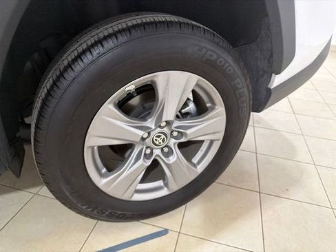 Used 2024 Toyota RAV4 LE AWD/4WD image 25