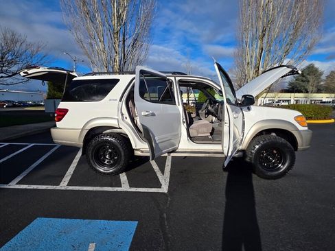 Used 2001 Toyota Sequoia SR5 image 24