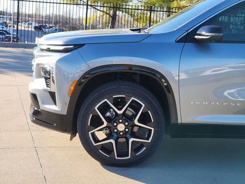 New 2026 Chevrolet Traverse High Country w/ LPO, Floor Liner Package image 5