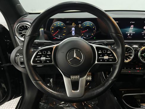 Used 2022 Mercedes-Benz CLA 250 4MATIC image 22