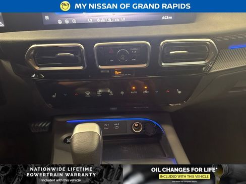 New 2026 Nissan Sentra SR w/ SR Premium Package FWD image 23