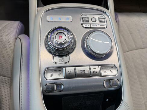 Used 2025 Genesis G90 3.5T AWD/4WD image 17