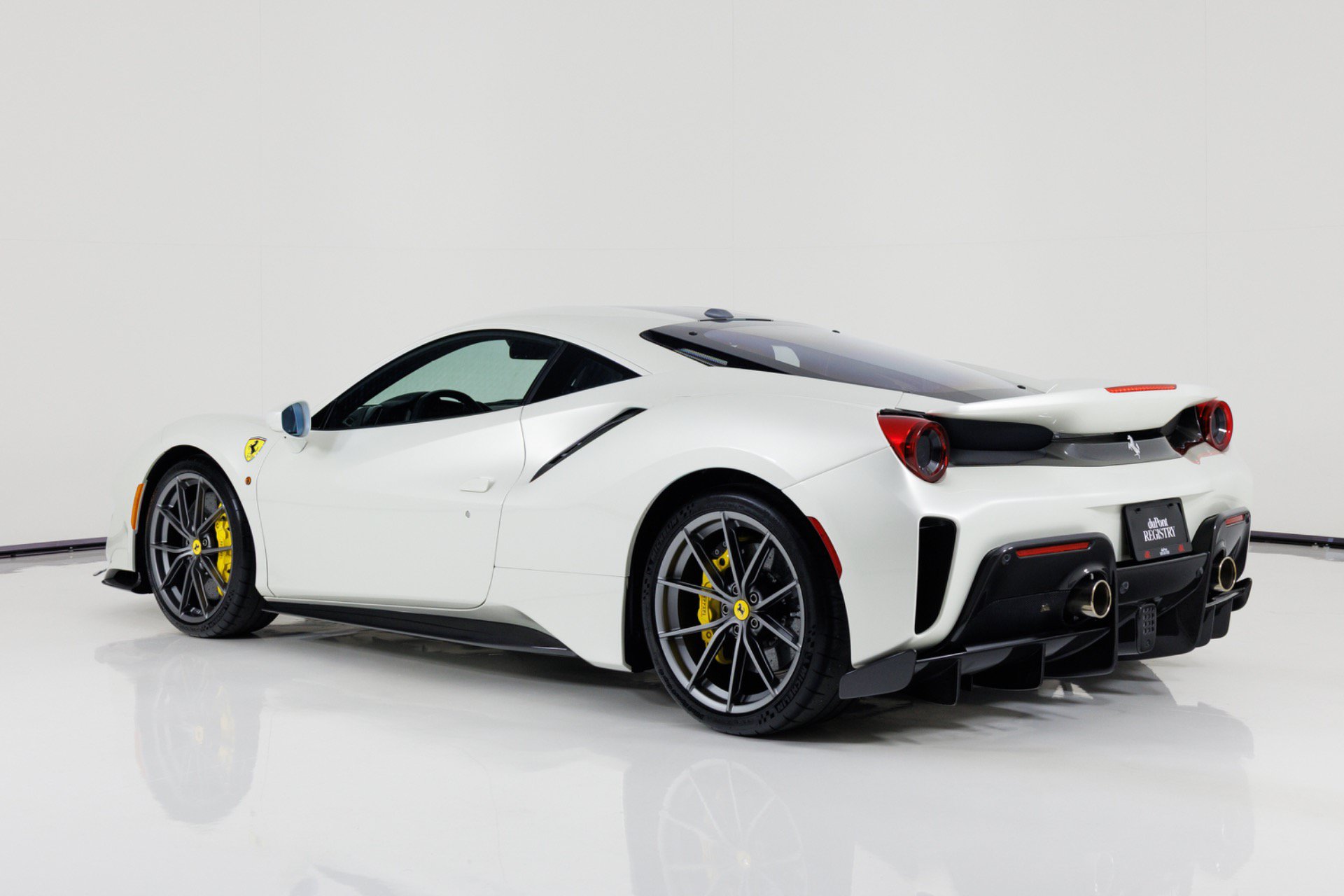 Used 2020 Ferrari 488 Pista Coupe RWD image 5