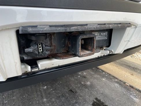 Used 2016 Cadillac Escalade Platinum image 17