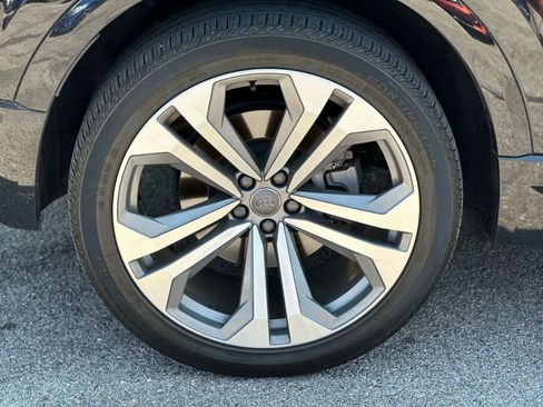 Used 2019 Audi Q8 Prestige w/ Luxury Package image 23