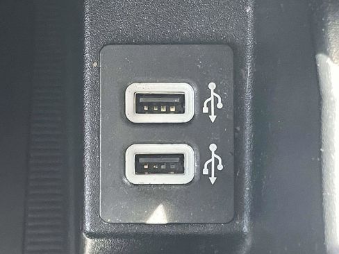 Used 2019 Ford Edge Titanium w/ Equipment Group 301A image 23