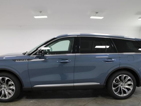 New 2026 Lincoln Aviator Reserve w/ Illumination Package RWD image 4