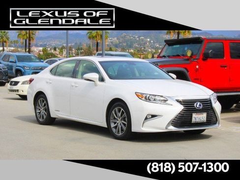 Used 2016 Lexus ES 300h w/ Navigation System Package image 1