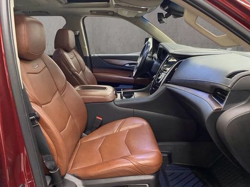Used 2020 Cadillac Escalade Premium Luxury AWD/4WD image 22