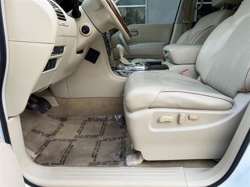 Used 2013 INFINITI QX56 4WD w/ Deluxe Touring Pkg image 29