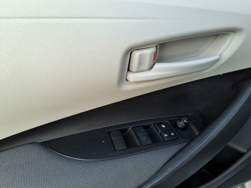 Certified 2023 Toyota Corolla LE image 10