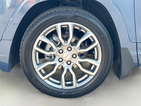 Used 2024 GMC Terrain Denali w/ Denali Premium Package image 33