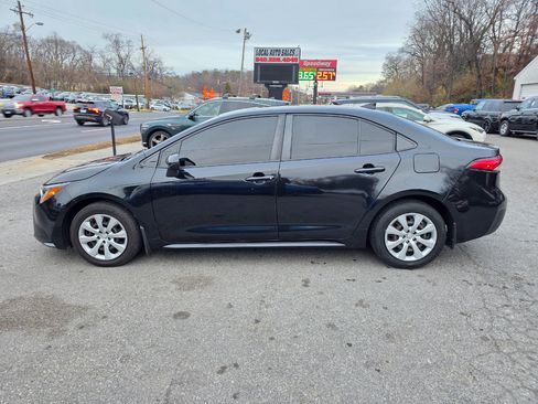 Used 2021 Toyota Corolla LE image 8