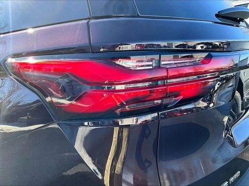 Used 2023 Chevrolet Traverse LT w/ LT Premium Package AWD/4WD image 35