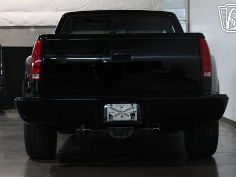 Used 1990 Chevrolet Silverado 1500 2WD Regular Cab image 29