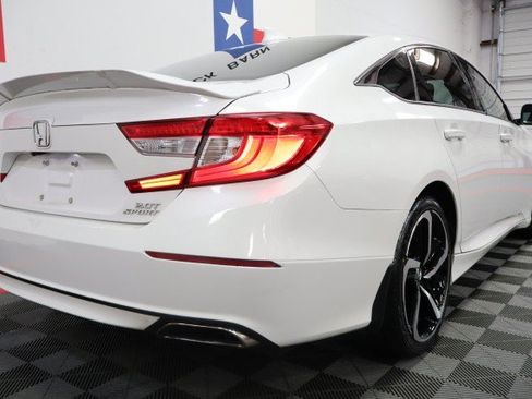 Used 2018 Honda Accord Sport image 26