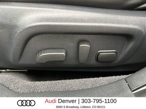 Used 2017 Subaru Outback 2.5i Limited AWD/4WD image 12
