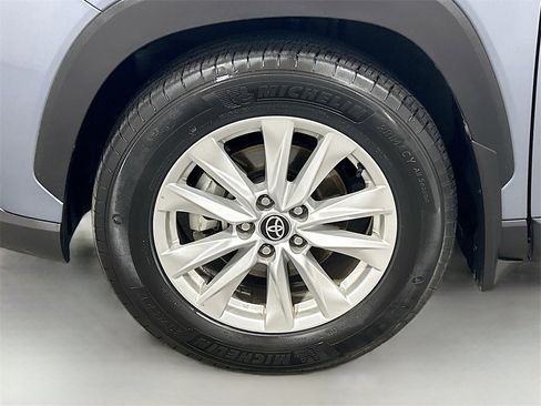 Used 2023 Toyota Corolla Cross LE image 27