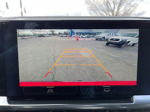 Used 2023 Chevrolet Silverado 1500 LT image 13