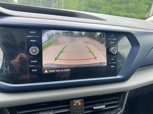 Certified 2023 Volkswagen Taos SE w/ Panoramic Sunroof Package FWD image 22