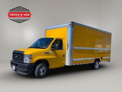 Used 2022 Ford E-350 and Econoline 350 Super Duty RWD image 1