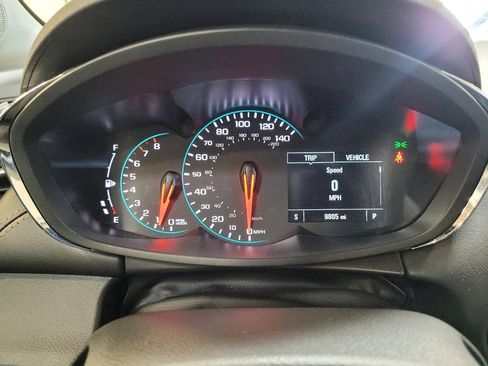 Used 2022 Chevrolet Trax LT w/ LT Convenience Package image 23