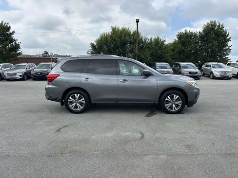 Used 2017 Nissan Pathfinder S AWD/4WD image 4