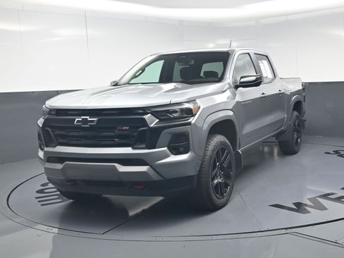 Used 2024 Chevrolet Colorado Z71 w/ Z71 Convenience Package 2 AWD/4WD image 11