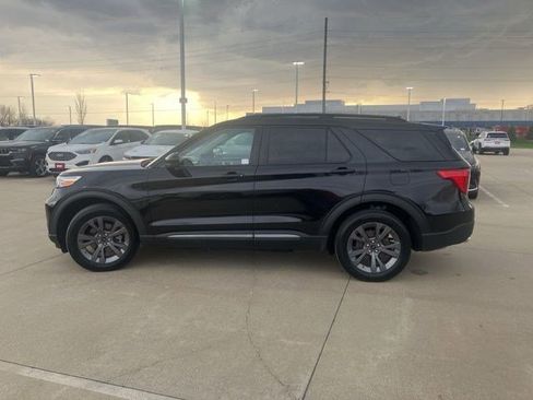 Used 2023 Ford Explorer XLT w/ Equipment Group 202A AWD/4WD image 5