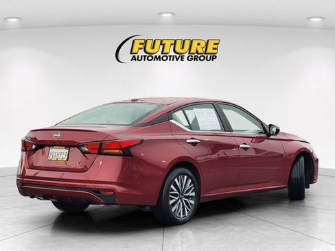 Certified 2025 Nissan Altima 2.5 SV FWD image 4