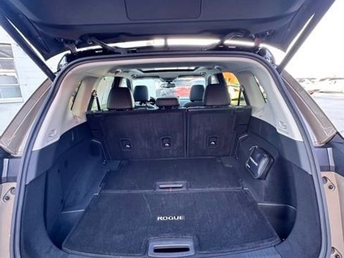 Certified 2024 Nissan Rogue SL w/ SL Premium Package AWD/4WD image 11