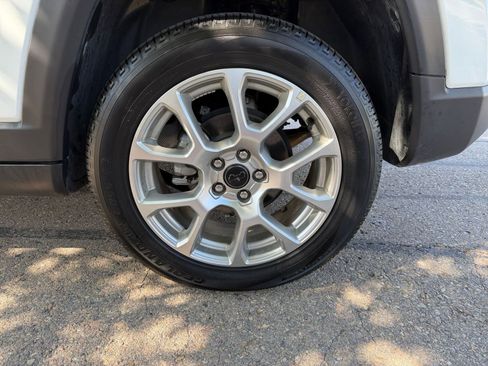 Used 2025 Jeep Compass Limited image 30