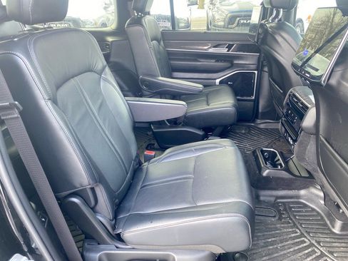 Used 2022 Jeep Wagoneer Series III w/ Premium Group I image 26