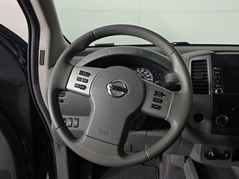 Used 2019 Nissan Frontier SV AWD/4WD image 11