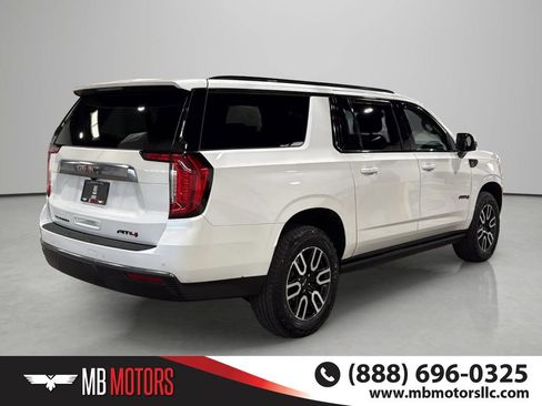 Used 2024 GMC Yukon XL AT4 w/ AT4 Premium Package AWD/4WD image 4