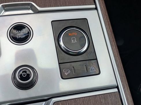 Certified 2023 Land Rover Range Rover SE AWD/4WD image 27
