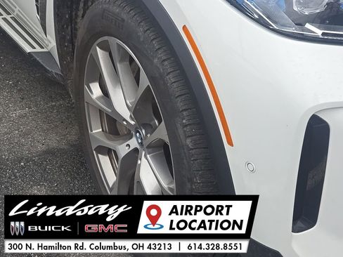 Used 2025 BMW X5 xDrive50e image 3