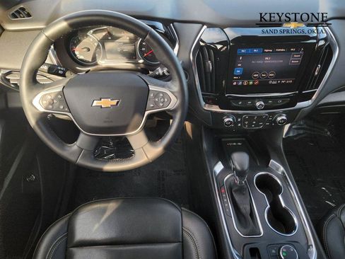 Used 2023 Chevrolet Traverse LT image 27