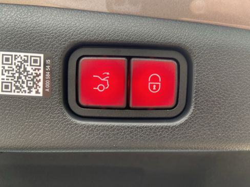 Certified 2026 Mercedes-Benz E 450 4MATIC Sedan image 14