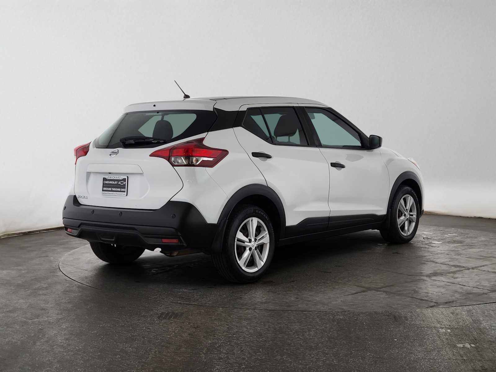 Used 2020 Nissan Kicks S FWD image 3