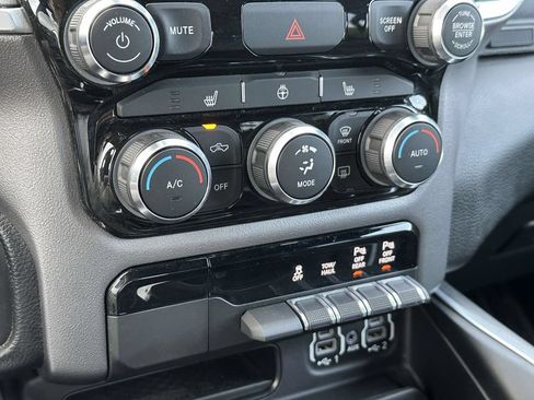 Used 2023 RAM 1500 Big Horn AWD/4WD image 28
