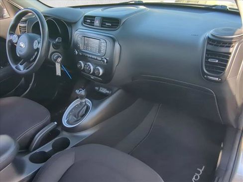 Used 2018 Kia Soul FWD image 19