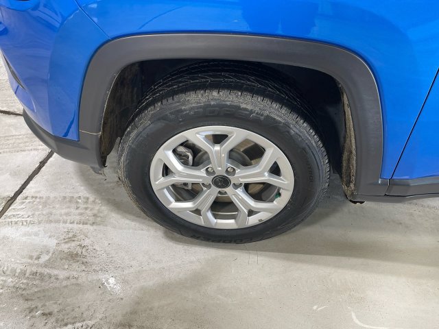 Certified 2025 Jeep Compass Latitude AWD/4WD image 11