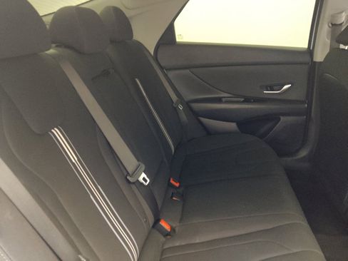 Used 2024 Hyundai Elantra SEL w/ Convenience Package FWD image 19