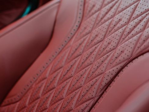 Used 2025 Aston Martin DB12 Volante image 24