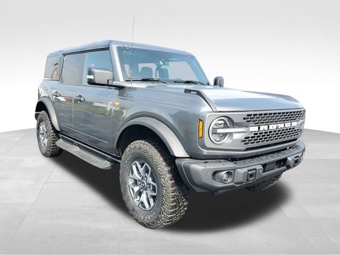New 2025 Ford Bronco Badlands image 4