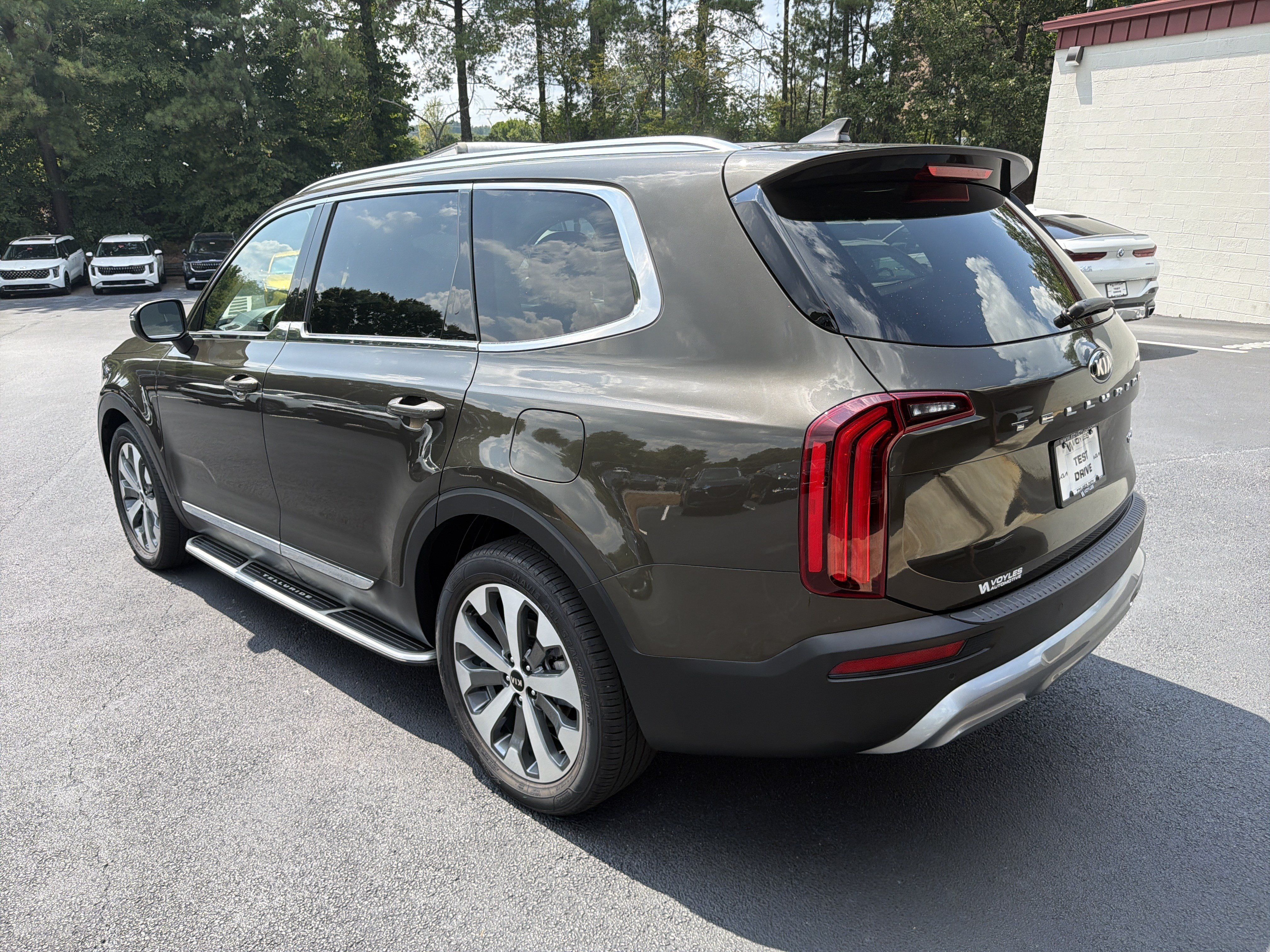 Used 2020 Kia Telluride EX w/ EX Premium Package FWD image 5