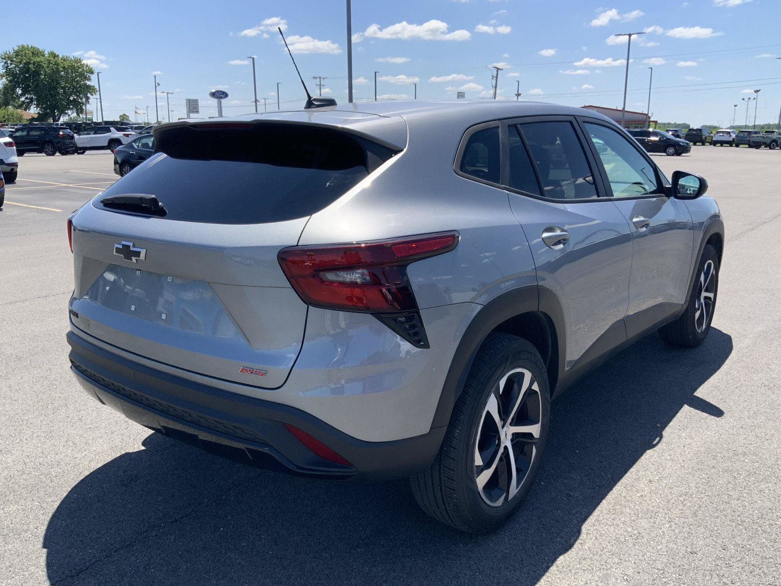 Used 2025 Chevrolet Trax RS w/ Driver Confidence Package FWD image 12