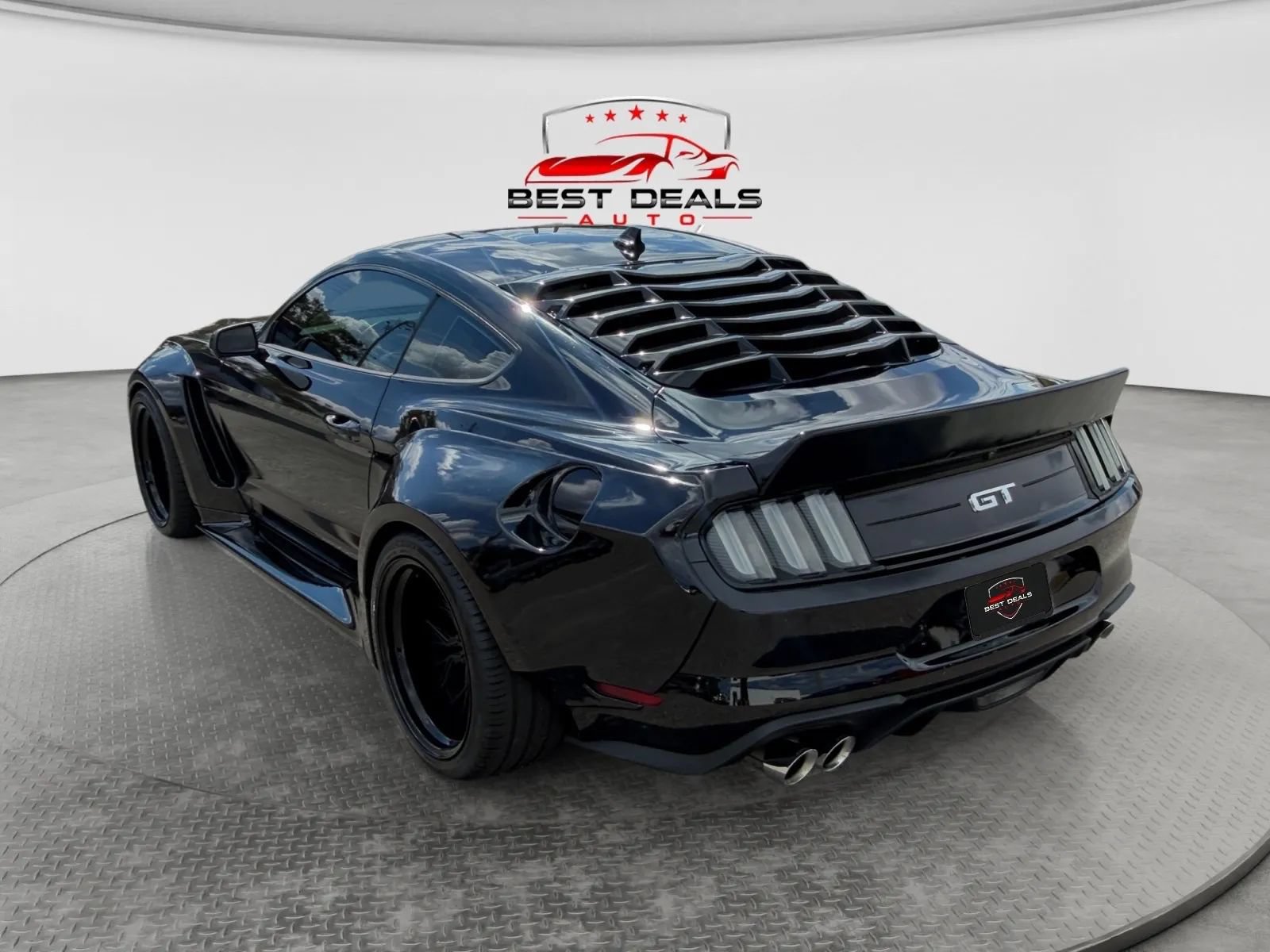 Used 2021 Ford Mustang GT RWD image 3