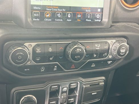 Used 2021 Jeep Gladiator Mojave image 16